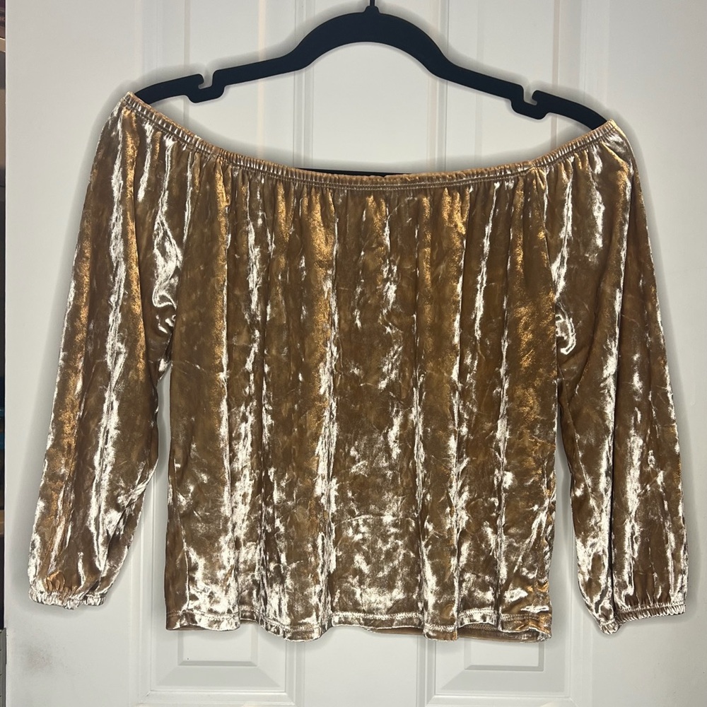 Hollister Gold Velvet Off-Shoulder Blouse - Picture 6 of 6